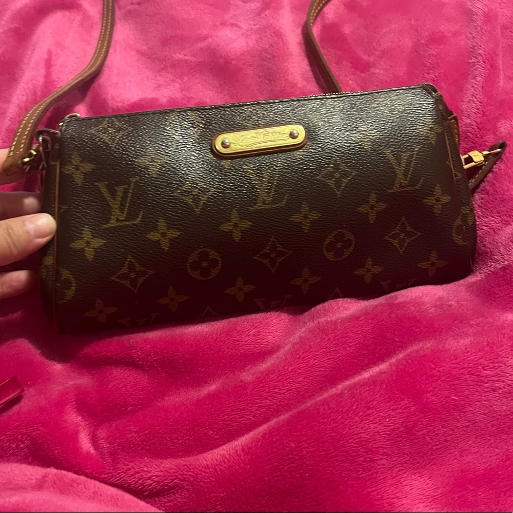 Louis Vutton Speedy Monogram Eva date code AA0049